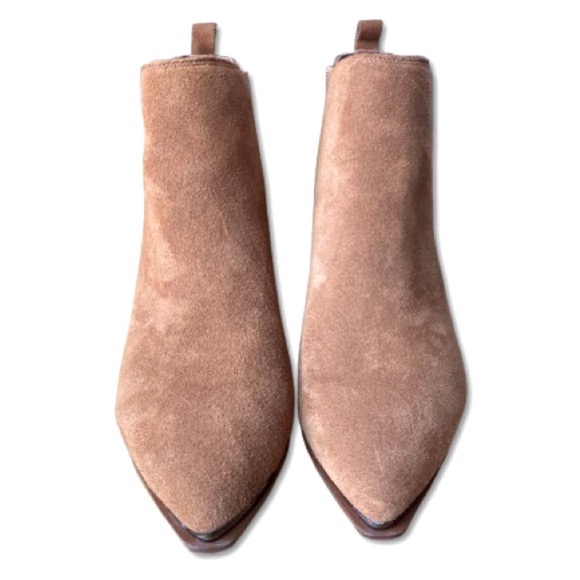 Marc Fisher Yale Pointy Toe Chelsea Bootie Tan Suede Boot Size 7.5 - Picture 1 of 7